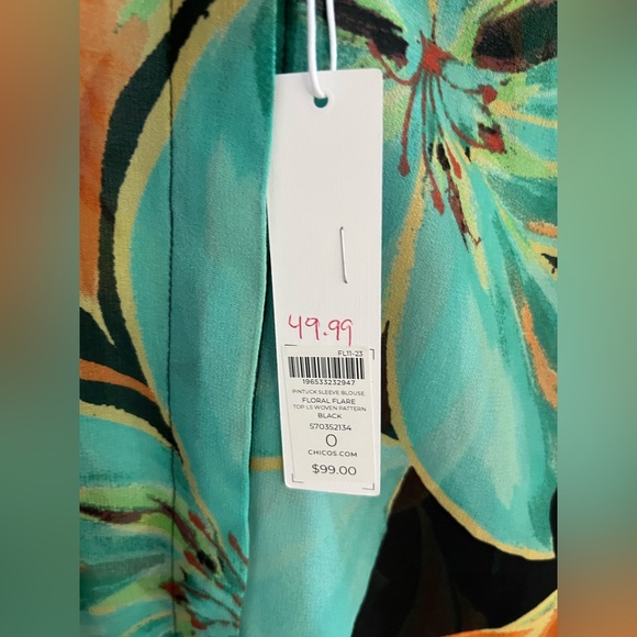 Chico's Floral Flare Blouse NWT - Picture 3 of 3